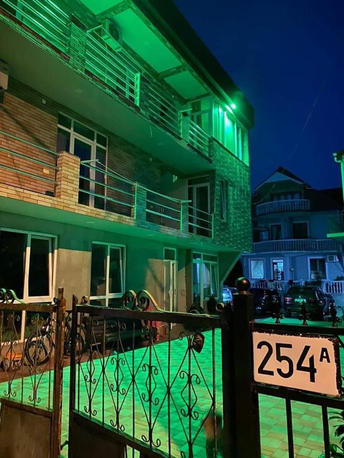 Guest House "Sulo" Kobuleti Esterno foto