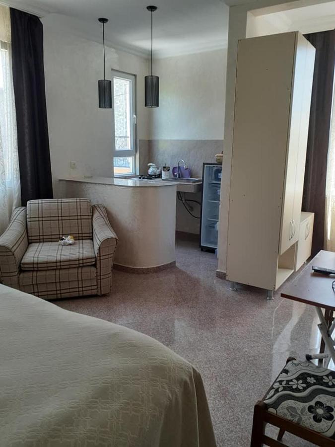 Guest House "Sulo" Kobuleti Esterno foto