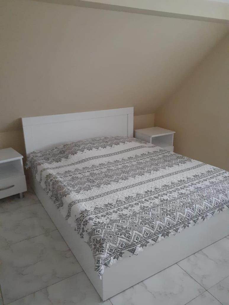 Guest House "Sulo" Kobuleti Esterno foto