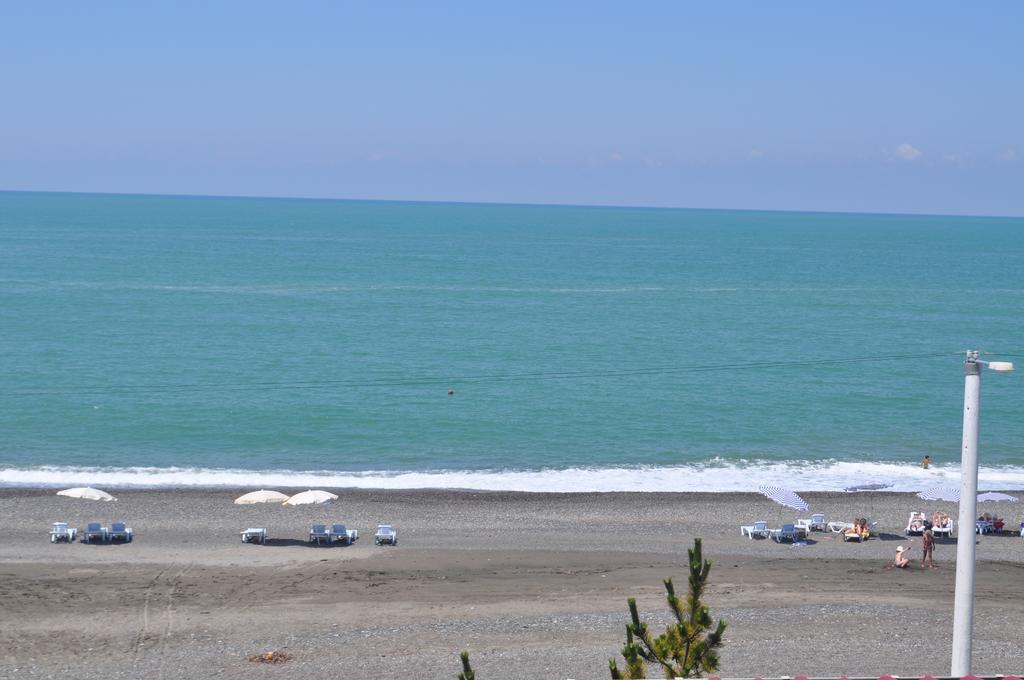 Guest House "Sulo" Kobuleti Esterno foto
